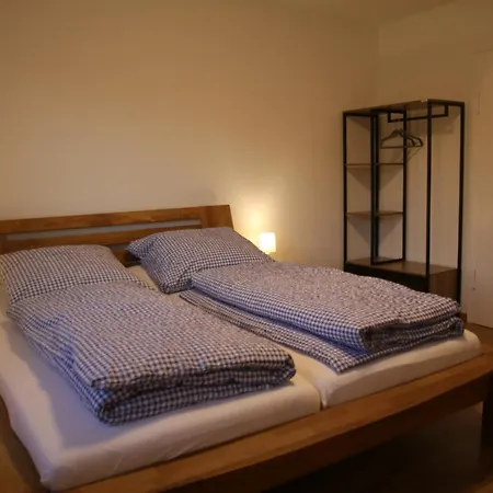 Reinhardt بيت ريفي *